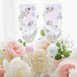 Handverzierte Champagnergläser „Nova Petal“ – exklusive Hochzeitsgläser mit Blütenakzenten