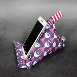 Handykissen / Sitzsack SANTA BABY - Smartphonestütze Weihnachten, Handyhalterung, Kirschkernfüllung | RÄU