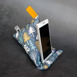 Handykissen / Sitzsack WINTERWALD  - Smartphonestütze Weihnachten, Handyhalterung, Kirschkernfüllung | RÄUBERKIND