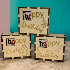 Hanuta Geschenkbox Holz – Liebevoll graviert, nachhaltig & wiederverwendbar – Perfekt für Geburtstag,Ostern & Silvester