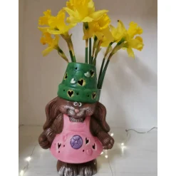 Hase Mädchen mit Pott