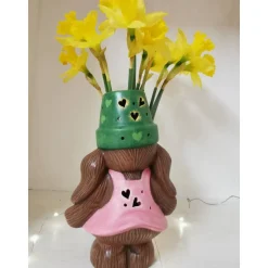 Hase Mädchen mit Pott