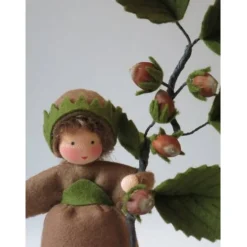 Haselnuss - Blumenkind - Jahreszeitentisch - Waldorf Art- Art.Nr. HE26