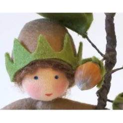 Haselnuss - Blumenkind - Jahreszeitentisch - Waldorf Art- Art.Nr. HE26