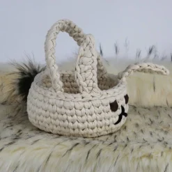 Hasenkörbchen gehäkelt mit Kunstfellpuschel Osterkorb aus Textilgarn