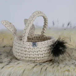 Hasenkörbchen gehäkelt mit Kunstfellpuschel Osterkorb aus Textilgarn