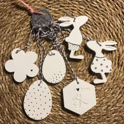 Hübsche Anhänger aus Beton, Motive für Ostern, weiß, handbemalt, 6er Set