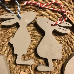 Hübsche Anhänger aus Beton, Motive für Ostern, grau, 6er Set