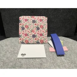 Hübsche Karte mit Blumenmotiv, mit Umschlag