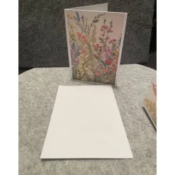 Hübsche Karte mit Blumenmotiv, mit Umschlag