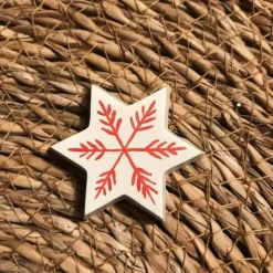 Hübsche kleine Deko-Sterne aus weißem Beton, weihnachtlich mit rot bemalt, 5er Set, 4 cm