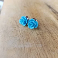 hellblaue Blumen Ohrringe silberfarbe Ohrstecker