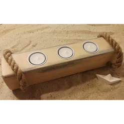 Hellgelber Teelichthalter im 