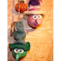 Herbstdeko KUGELHEXEN– Handgemachte Hexen aus Kunststoffkugeln für Deine Halloweenparty Fliegenpilz