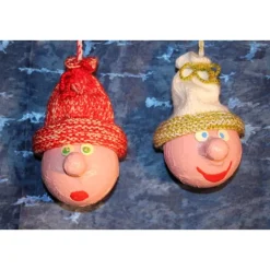 Herbstdeko KUGELWICHTEL QUASTE 2er Set Handgemachte Wichtel aus Kunststoffkugeln für Deine Herbst- oder Winterdekoration