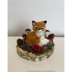 Herbstgesteck Herbstdeko auf einer Baumscheibe Wohndeko Fuchs