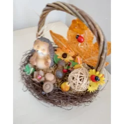 Herbstliche Tischdeko Igel im Korb – Unikat Deko 20x20 cm für den Herbst