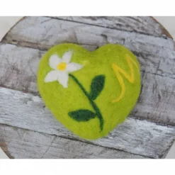 HERZ * FILZHERZ * FRÜHLING * AUF WUNSCH ANFANGSBUCHSTABEN * 100 % WOLLE * Produkt #557493