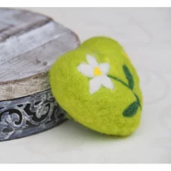 HERZ * FILZHERZ * FRÜHLING * AUF WUNSCH ANFANGSBUCHSTABEN * 100 % WOLLE * Produkt #557493