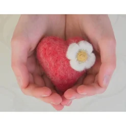 HERZ * FILZHERZ * ZUR DEKORATION * FRÜHLING * 100 % WOLLE * HANDGEARBEITET * ROT/WEISS * Produkt #717456