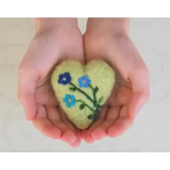 HERZ * FILZHERZ * ZUR DEKORATION * FRÜHLING * 100 % WOLLE * HANDGEARBEITET * GRÜN/BLAU * Produkt #719637