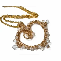 Herz Anhänger Bergkristall und Mondstein in wirework goldfarben handgemacht lange Kette Valentinstag