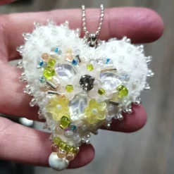 Herz Anhänger handgemacht mit Barockperlen – Brautschmuck im Boho Ibiza Stil, Unikatschmuck handbesti