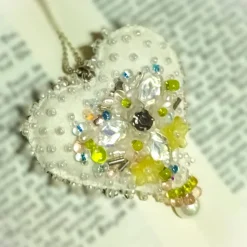 Herz Anhänger handgemacht mit Barockperlen – Brautschmuck im Boho Ibiza Stil, Unikatschmuck handbesti