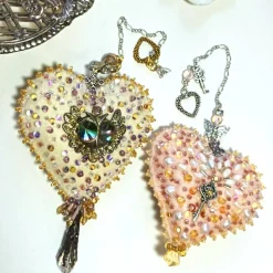 Herz beidseitig bestickt Eule Tropfenperlen – beige creme Deko Handarbeit