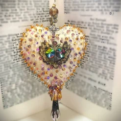 Herz beidseitig bestickt Eule Tropfenperlen – beige creme Deko Handarbeit