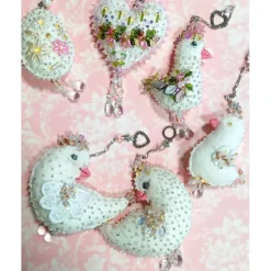 Herz Blüten beidseitig bestickt Blumen Biwaperlen – weiß rosa Deko Handarbeit