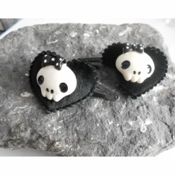 Herz Stoff samt Haarklammern, Paar, schwarz mit großen Totenköpfen