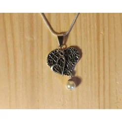 Herz-Anhänger mit naturweißer Zuchtperle / Kettenanhänger