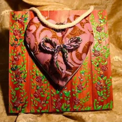 Herzbild KRAWATTENHERZ  Geschenk zum Valentinstag Muttertag Vatertag Acrylbild Collage auf einer Holzplatte