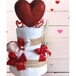 Herz-Handtuchtorte mit Schlüsselanhänger – Perfektes Valentinstag Geschenk für Frauen & Muttertag
