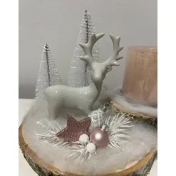 Hirsch auf Baumscheibe mit Kerze Weihnachtsdeko