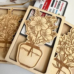 Hülle für Geschenkgutschein „Blumenvase“ Variante B | Muttertag | Wunschgutschein | Holz | Geldgeschenk Geburtstag
