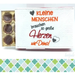 Hülle für Haselnusspralinen