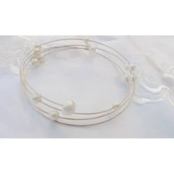 Hochzeitsarmband Spiralarmband memory wire 3 Reihen Perlen Armreif weisse Süsswasserperlen Brautschmuck beste Freundin Brautarmreif