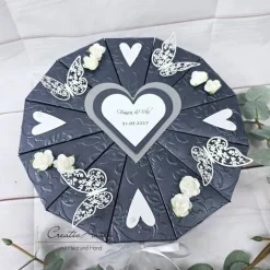 Hochzeitsgeschenk mit Röschen & Herzen zur Hochzeit in DUNKELBLAU-METALLIC-WEISS - Geschenk zur Standesamtlichen Hochzei