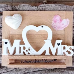 Hochzeitsgeschenk Schriftzug Mr. & Mrs. aus Raysin für Geldgeschenk mit Herzen