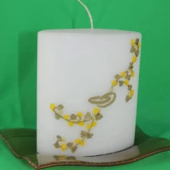 Hochzeitskerze Blumenranke, ovale Formenkerze, gelb/gold mit Ringen, Sonderform, Hochzeitsgeschenk Kerze, personalisierb