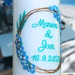 Hochzeitskerze in Elfenbein mit goldenen Ringen und Eukalyptus, personalisierbar, edle Hochzeitsdeko