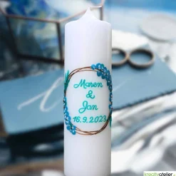 Hochzeitskerze in Elfenbein mit goldenen Ringen und Eukalyptus, personalisierbar, edle Hochzeitsdeko