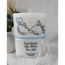 Hochzeitskerze in Perlmutt-Weiß - oval - mit Unendlichkeitszeichen, Herzen und Blättern in grau-blau-weiß - personalisie