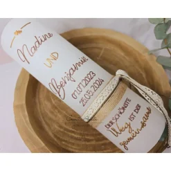 Hochzeitskerze mit/ohne Teelichteinsatz in weiß-braun mit Spitzenband, Jute und Perlen - Personalisiert