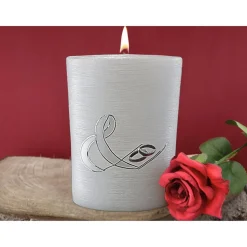 Hochzeitskerze oval mit Perlmutt-Oberfläche und „&“-Symbol, personalisierbar, edle Hochzeitsdeko