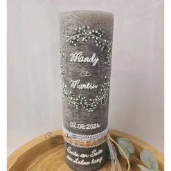 Hochzeitskerze Rustik anthrazit - zarter Blütenkreis weiß-silber Schleierkraut mit Trauspruch