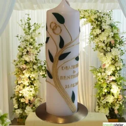 Hochzeitskerze weiß mit goldenen und grünen Blattranken, personalisierbar, edle Traukerze für Hochzeitsdeko und Geschenk