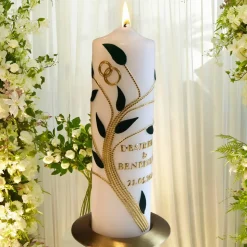 Hochzeitskerze weiß mit goldenen und grünen Blattranken, personalisierbar, edle Traukerze für Hochzeitsdeko und Geschenk